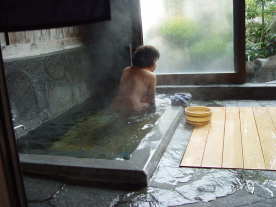 おかんが湯船にゆっくり入る所です。