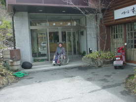 玄関入り口は10mmの段一段あるよ