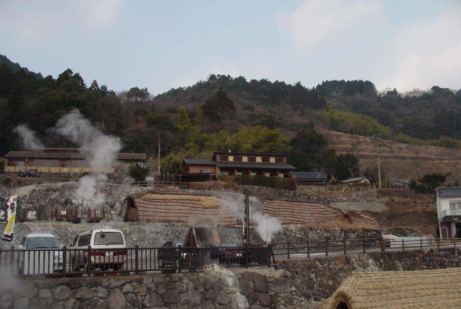 �摜���N���b�N����Ǝ��֍s���܂��B