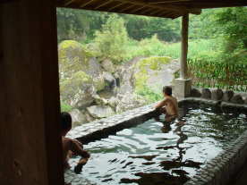 お風呂の広さは横長六畳くらいかな